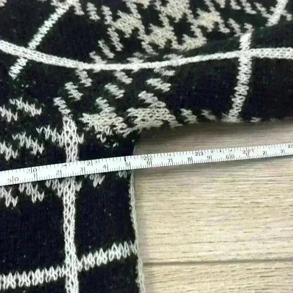 Madison + Hudson Black Plaid Jacket Sweater Size M - Picture 7 of 8